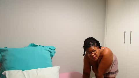 Snapshot of candyyumsaerolaxx chatting on 07-07-26, 06:05 candyyumsaerolaxx online show from 07-07-26, 06:05