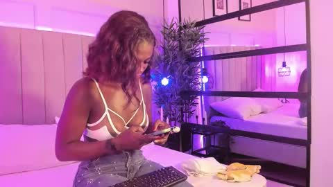 candyyvega online show from 10-21-25, 08:20