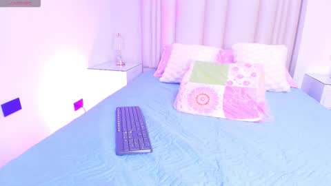 Aura  online show from 11-05-25, 11:54