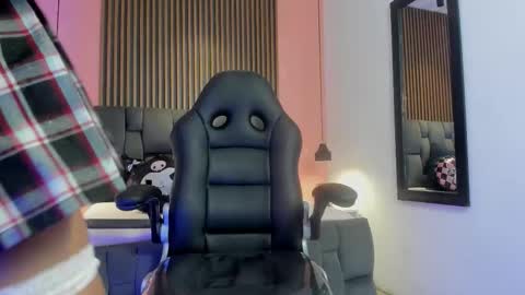 Snapshot of canela_savage chatting on 11-27-25, 11:07 Canela online show from 11-27-25, 11:07