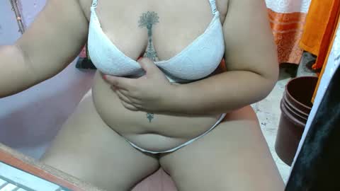 CanelaCollins online show from 09-14-25, 05:06