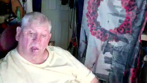 Snapshot of canoelicker69 chatting on 04-24-26, 06:21 canoelicker69 online show from 04-24-26, 06:21