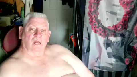Snapshot of canoelicker69 chatting on 05-09-26, 02:55 canoelicker69 online show from 05-09-26, 02:55