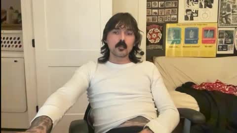 Snapshot of cantleavethehouse chatting on 11-28-25, 04:26 cantleavethehouse online show from 11-28-25, 04:26