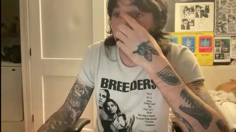 Snapshot of cantleavethehouse chatting on 01-06-26, 05:33 cantleavethehouse online show from 01-06-26, 05:33