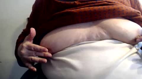 Snapshot of capitanfuturo44 chatting on 05-24-26, 07:24 Cinzia ex regina online show from 05-24-26, 07:24