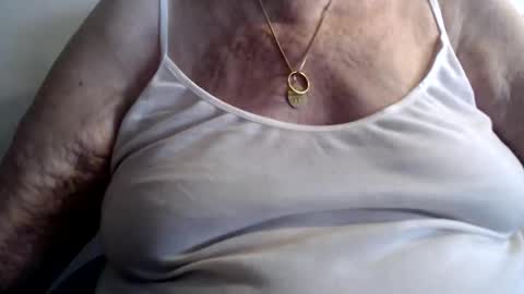 Snapshot of capitanfuturo44 chatting on 05-30-26, 12:13 Cinzia ex regina online show from 05-30-26, 12:13