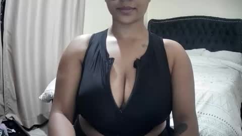 Luna likes cappuccino online show from 10-15-25, 07:03