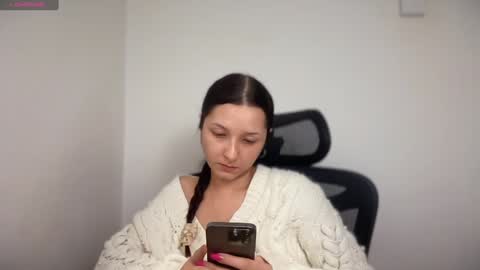 Snapshot of cappuccinokiss chatting on 01-16-25, 03:13 Emma online show from 01-16-25, 03:13