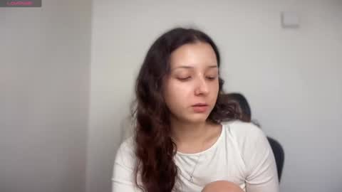Snapshot of cappuccinokiss chatting on 01-17-25, 08:56 Emma online show from 01-17-25, 08:56