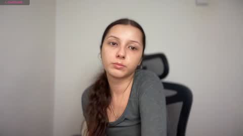 Snapshot of cappuccinokiss chatting on 01-27-25, 03:39 Emma online show from 01-27-25, 03:39