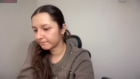 Snapshot of cappuccinokiss chatting on 02-06-25, 02:26 Emma online show from 02-06-25, 02:26