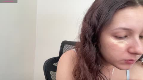 Snapshot of cappuccinokiss chatting on 02-07-25, 10:08 Emma online show from 02-07-25, 10:08