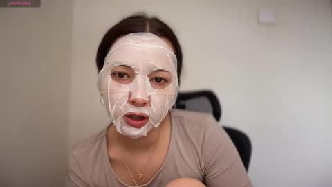 Snapshot of cappuccinokiss chatting on 02-14-25, 10:49 Emma online show from 02-14-25, 10:49