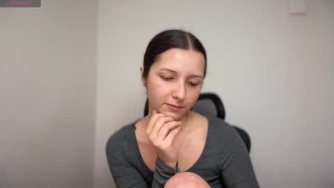 Snapshot of cappuccinokiss chatting on 02-18-25, 03:32 Emma online show from 02-18-25, 03:32