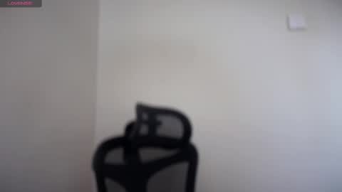 Snapshot of cappuccinokiss chatting on 02-26-25, 09:32 Emma online show from 02-26-25, 09:32