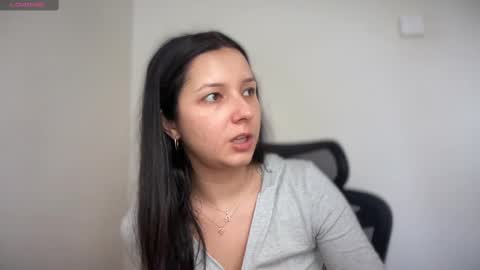 Snapshot of cappuccinokiss chatting on 02-28-25, 10:20 Emma online show from 02-28-25, 10:20