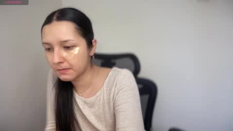 Snapshot of cappuccinokiss chatting on 03-03-25, 10:38 Emma online show from 03-03-25, 10:38
