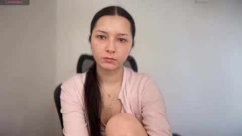 Snapshot of cappuccinokiss chatting on 03-04-25, 09:40 Emma online show from 03-04-25, 09:40