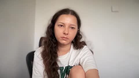Snapshot of cappuccinokiss chatting on 09-11-25, 07:08 Emma online show from 09-11-25, 07:08