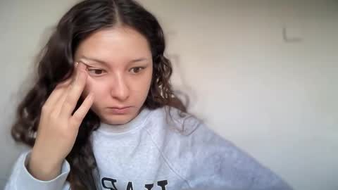 Snapshot of cappuccinokiss chatting on 09-18-25, 07:21 Emma online show from 09-18-25, 07:21