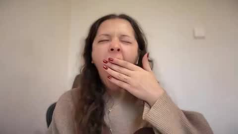 Snapshot of cappuccinokiss chatting on 10-01-25, 05:46 Emma online show from 10-01-25, 05:46