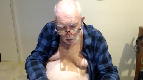 Snapshot of capt5105 chatting on 05-18-26, 11:32 capt5105 online show from 05-18-26, 11:32