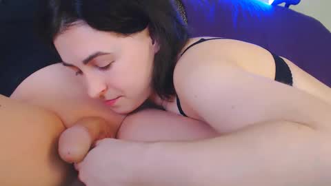 Snapshot of car0line1995 chatting on 02-24-25, 01:31 girl - foxi and tranny - kami online show from 02-24-25, 01:31