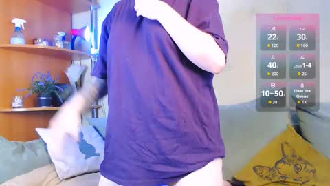 Snapshot of car0line1995 chatting on 11-23-25, 08:14 girl - foxi and tranny - kami online show from 11-23-25, 08:14