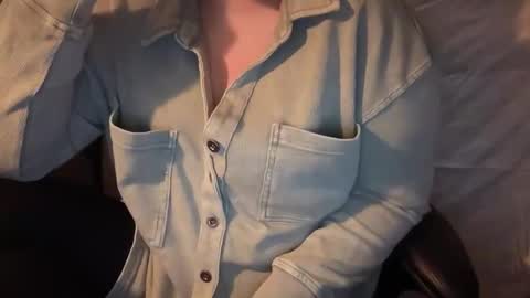 Snapshot of carabou11 chatting on 12-02-25, 10:27 Cara Bou online show from 12-02-25, 10:27