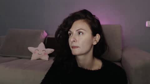 Snapshot of carakat chatting on 02-19-25, 11:36 carakat online show from 02-19-25, 11:36