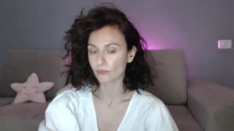 Snapshot of carakat chatting on 03-02-25, 10:38 carakat online show from 03-02-25, 10:38