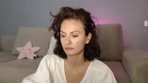 Snapshot of carakat chatting on 03-08-25, 11:18 carakat online show from 03-08-25, 11:18