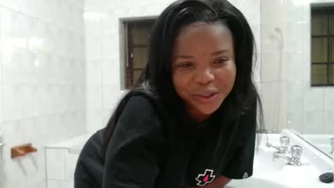 Snapshot of caramelbbe chatting on 05-27-26, 07:22 fifi online show from 05-27-26, 07:22