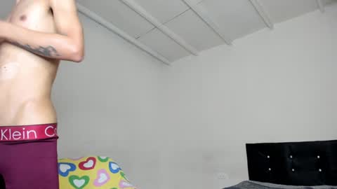 Snapshot of cardrey05 chatting on 01-23-25, 11:48 Carlos and Cristian online show from 01-23-25, 11:48