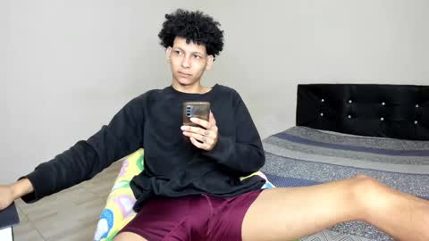 Snapshot of cardrey05 chatting on 02-12-25, 11:30 Carlos and Cristian online show from 02-12-25, 11:30