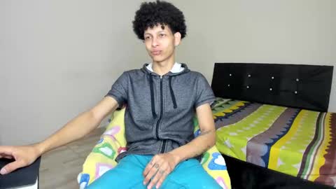 Snapshot of cardrey05 chatting on 03-09-25, 07:56 Carlos and Cristian online show from 03-09-25, 07:56