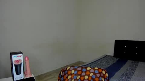 Snapshot of cardrey05 chatting on 09-24-25, 02:26 Carlos and Cristian online show from 09-24-25, 02:26