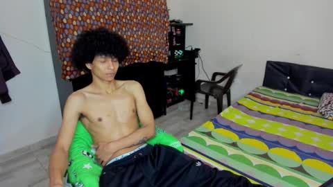 Snapshot of cardrey05 chatting on 10-12-25, 06:07 Carlos and Cristian online show from 10-12-25, 06:07