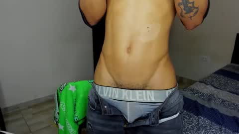 Snapshot of cardrey05 chatting on 10-24-25, 11:28 Carlos and Cristian online show from 10-24-25, 11:28