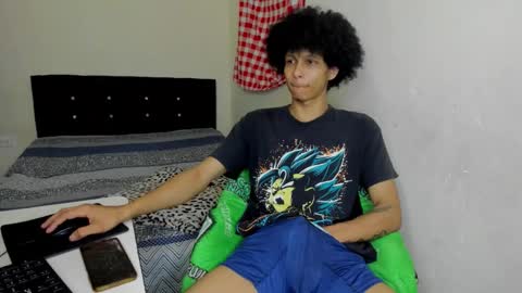 Snapshot of cardrey05 chatting on 11-01-25, 03:08 Carlos and Cristian online show from 11-01-25, 03:08