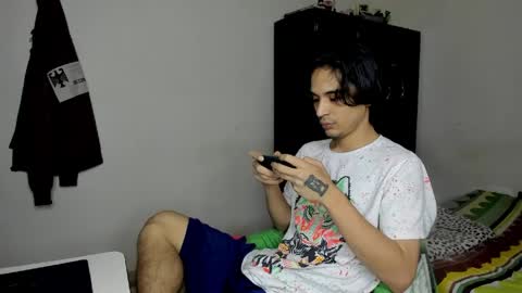 Snapshot of cardrey05 chatting on 04-29-26, 01:21 Carlos and Cristian online show from 04-29-26, 01:21