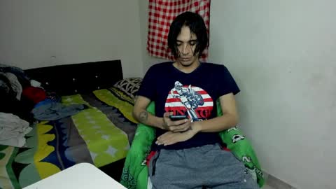 Snapshot of cardrey05 chatting on 05-18-26, 09:53 Carlos and Cristian online show from 05-18-26, 09:53