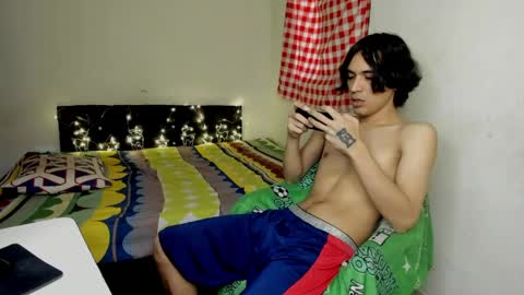 Snapshot of cardrey05 chatting on 05-22-26, 06:46 Carlos and Cristian online show from 05-22-26, 06:46