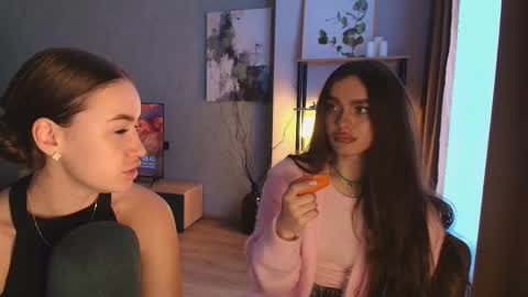 caressyourself online show from 11-27-25, 05:42