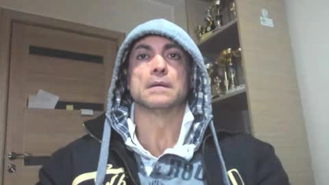 Snapshot of carin_the_body chatting on 01-12-26, 01:44 Laz online show from 01-12-26, 01:44