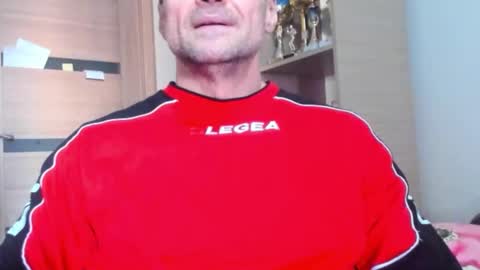 Snapshot of carin_the_body chatting on 01-15-26, 01:37 Laz online show from 01-15-26, 01:37