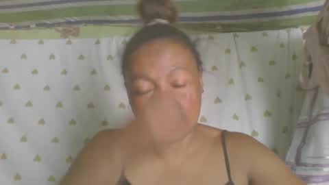 Snapshot of carinesexy69 chatting on 01-15-26, 10:53 carinesexy69 online show from 01-15-26, 10:53