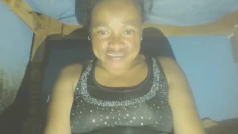 Snapshot of carinesexy69 chatting on 01-18-26, 01:48 carinesexy69 online show from 01-18-26, 01:48