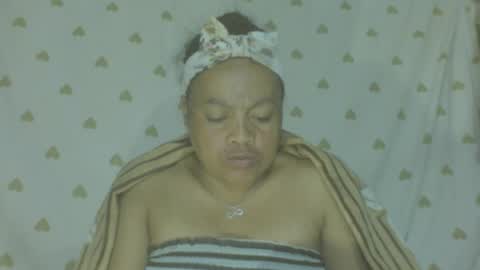 Snapshot of carinesexy69 chatting on 06-24-26, 06:40 carinesexy69 online show from 06-24-26, 06:40
